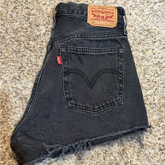 Levi's Black Denim 501 shorts - Picture 1 of 2